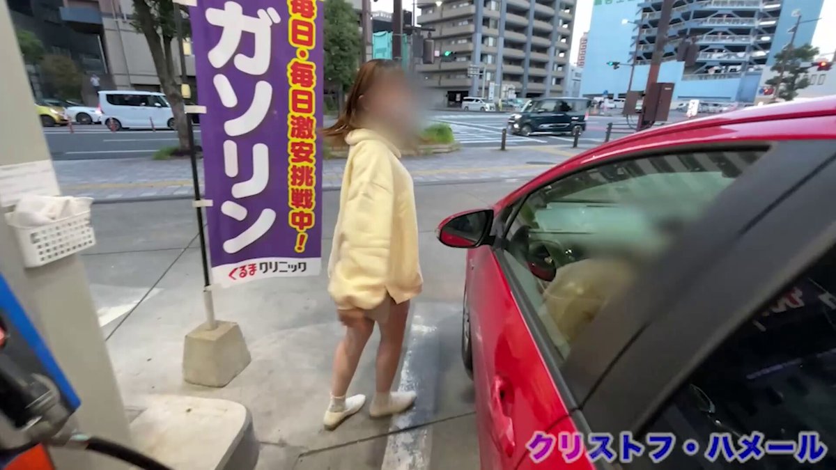 生まれて初めて給油した女の子の反応